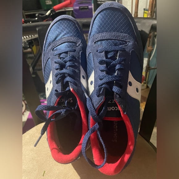 MENS SIZE 8.5 worn a handful or less. - Picture 5 of 9